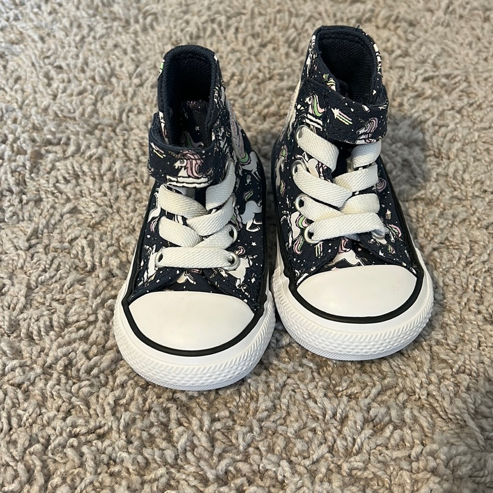 Converse Infant Unicorn pattern